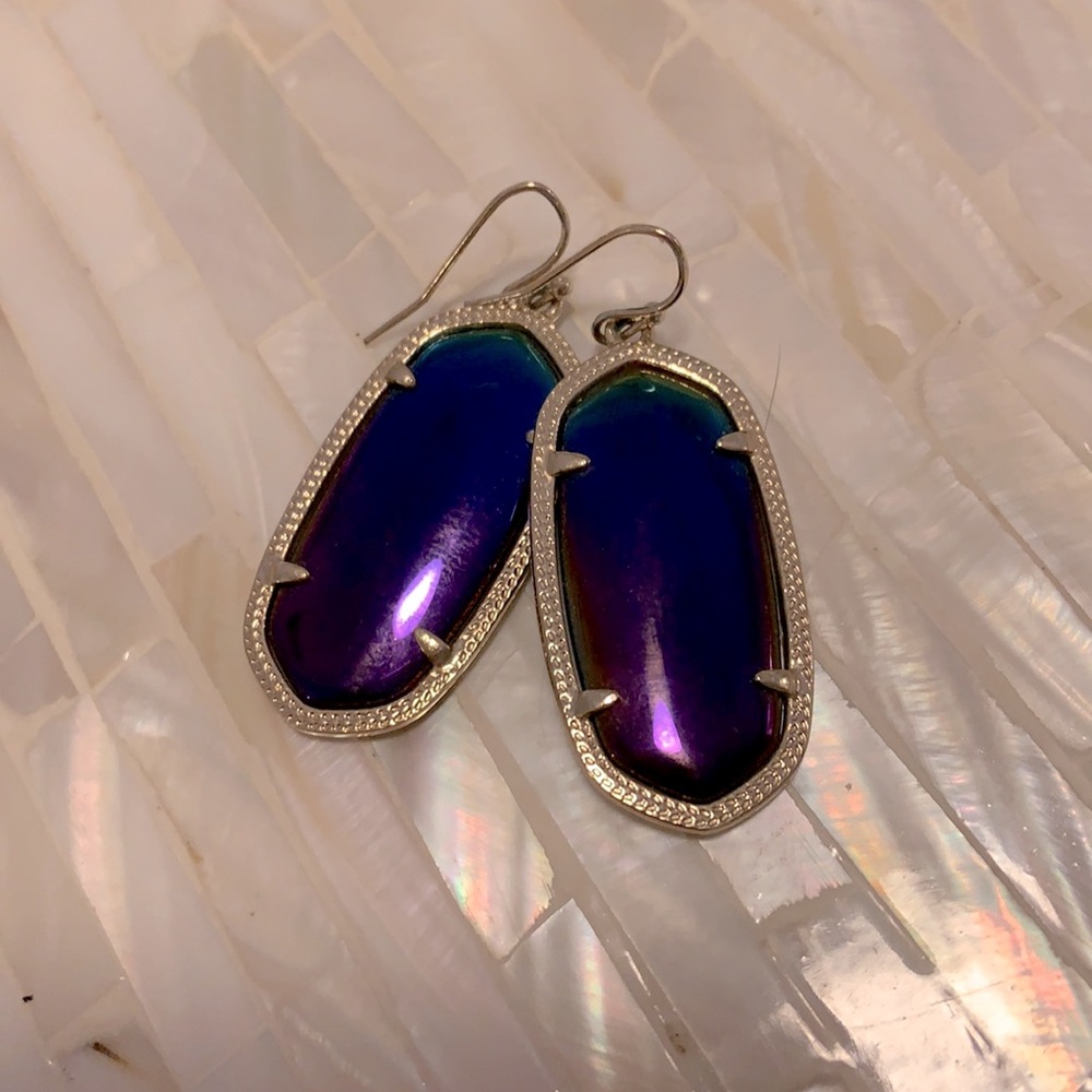Rare! Kendra Scott black iridescent elle earrings